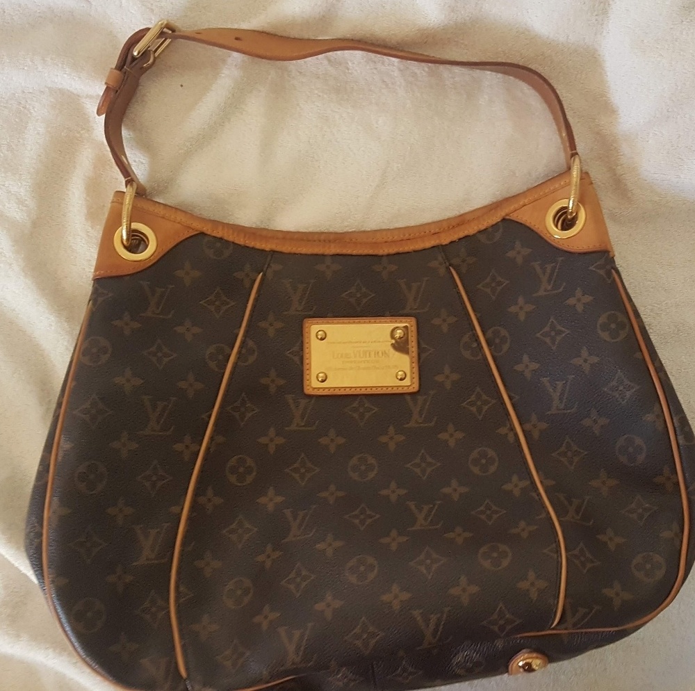 Authentic Louis Vuitton Galleria PM bag